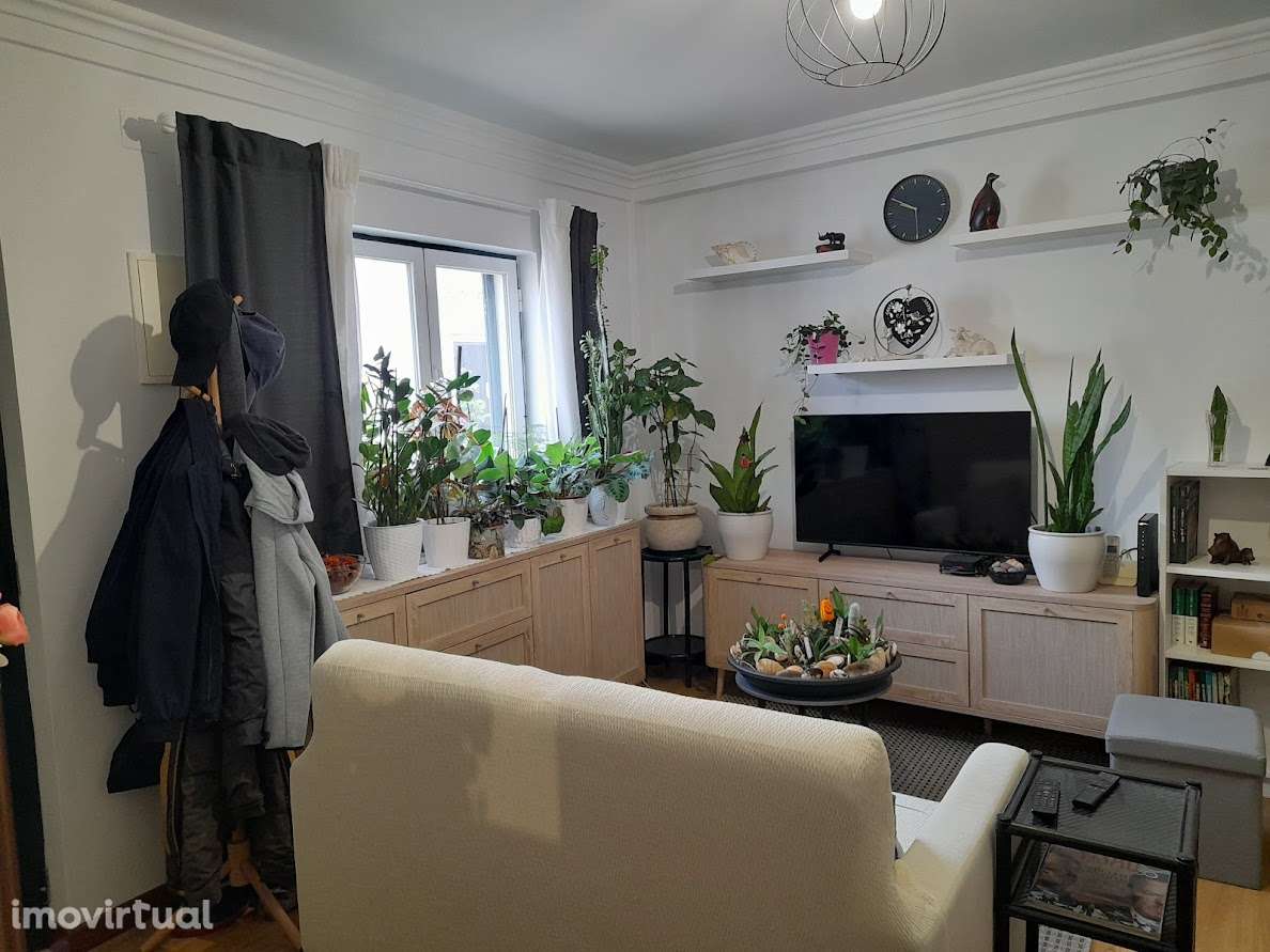 Vende-se Casa Térrea T1 Renovada de Novo - Grande imagem: 2/11