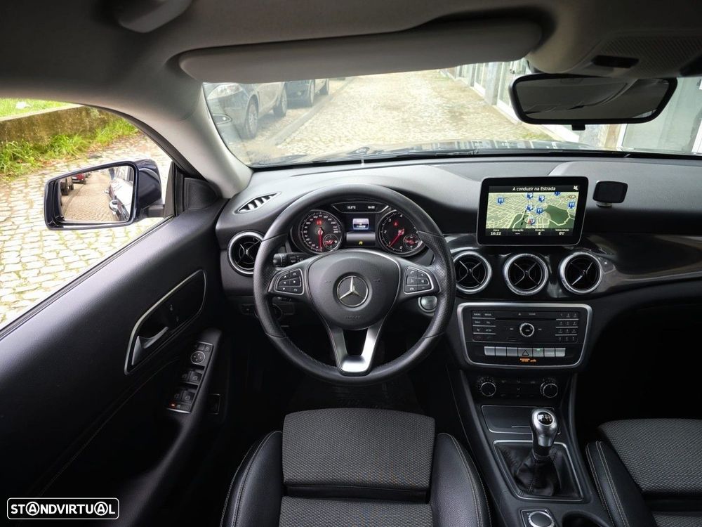 Mercedes-Benz CLA 180 d Shooting Brake - 6