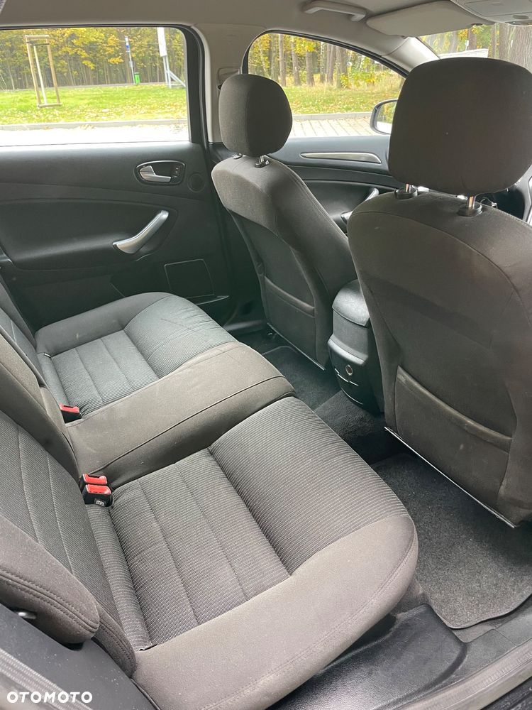 Ford Mondeo 2.0 TDCi Ambiente - 13