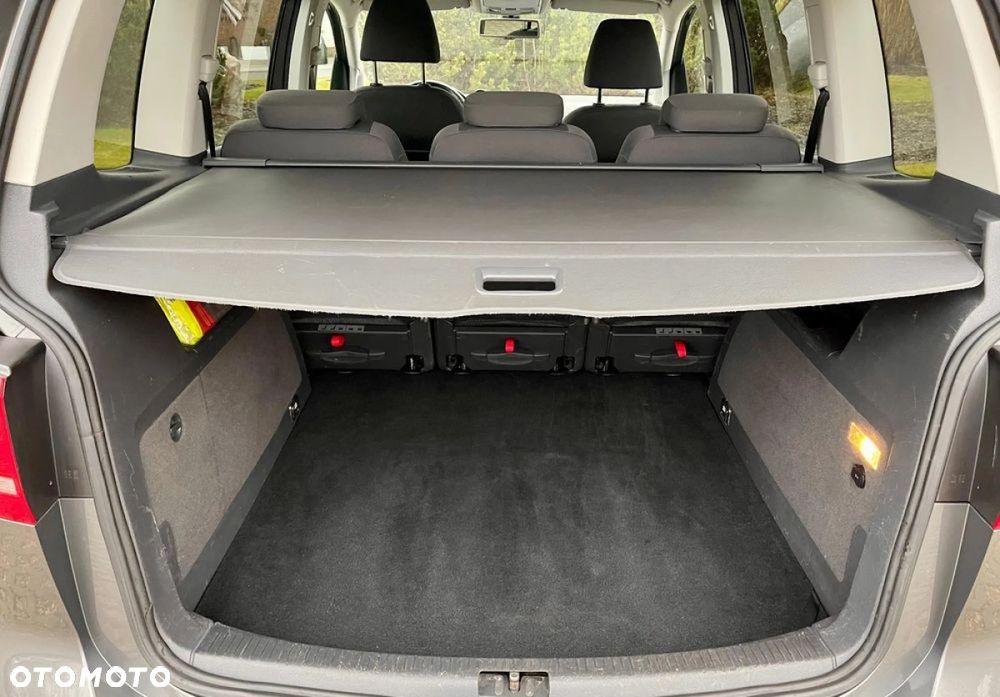 Volkswagen Touran 2.0 TDI DSG Highline - 40
