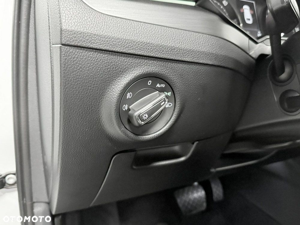 Skoda Superb 2.0 TDI DSG Sportline - 36