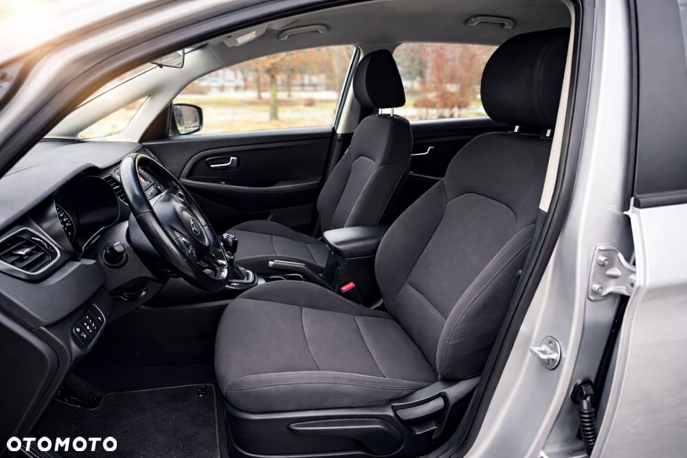 Kia Carens 1.7 CRDi 136 Dream Team Edition - 24