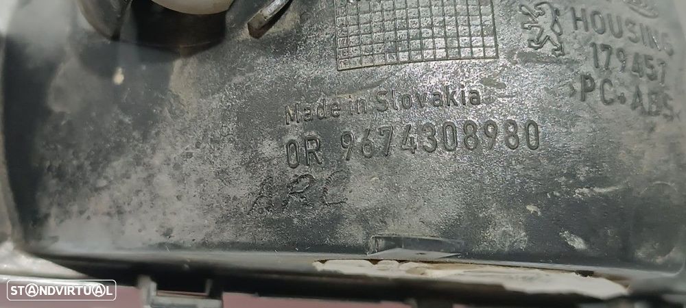 FAROLIM TRASEIRO CENTRAL PEUGEOT 208 ACCESS - 3