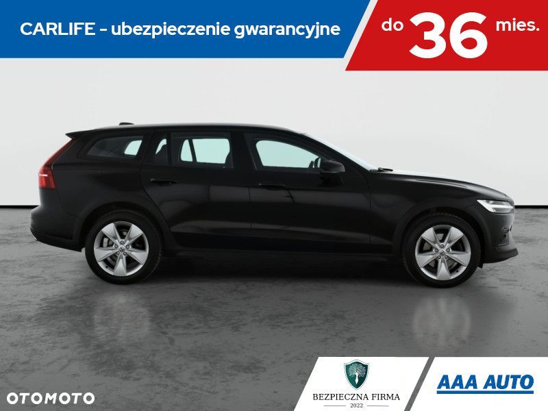 Volvo V60 Cross Country - 8