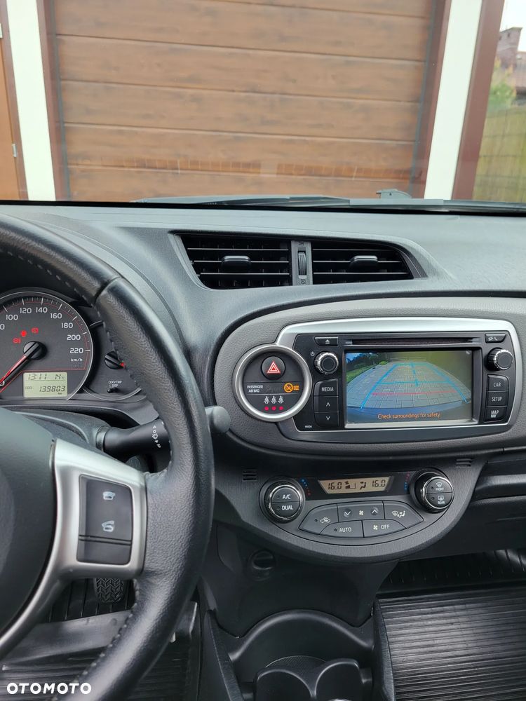 Toyota Yaris - 12