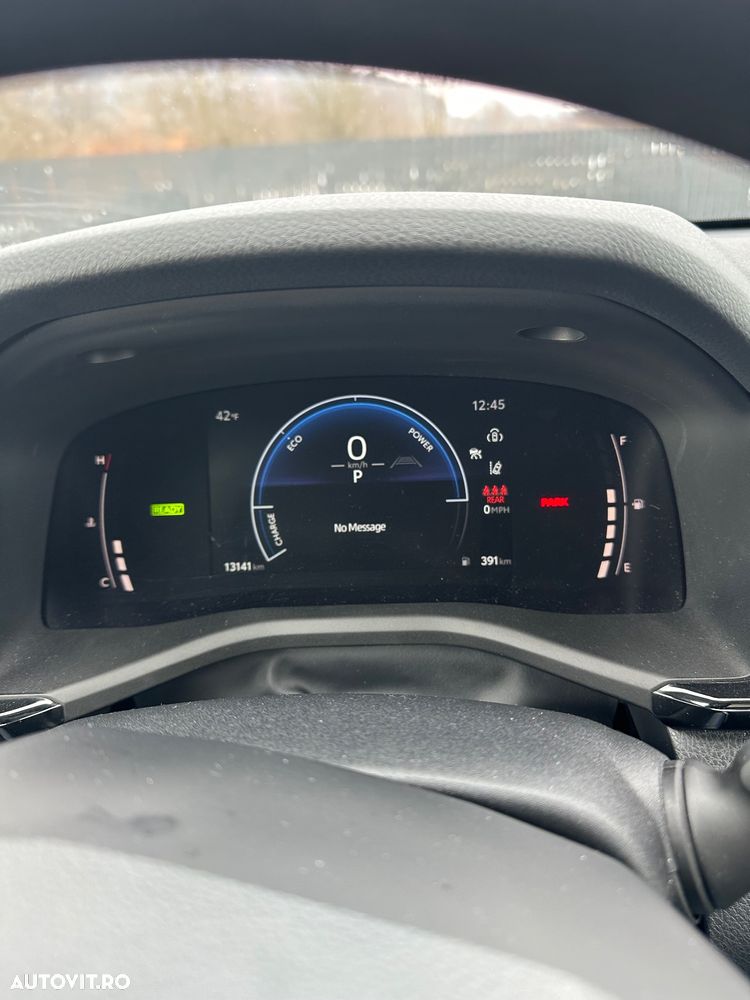 Toyota Camry Luxury - 9