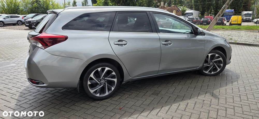 Toyota Auris 1.6 D-4D Design Edition - 18