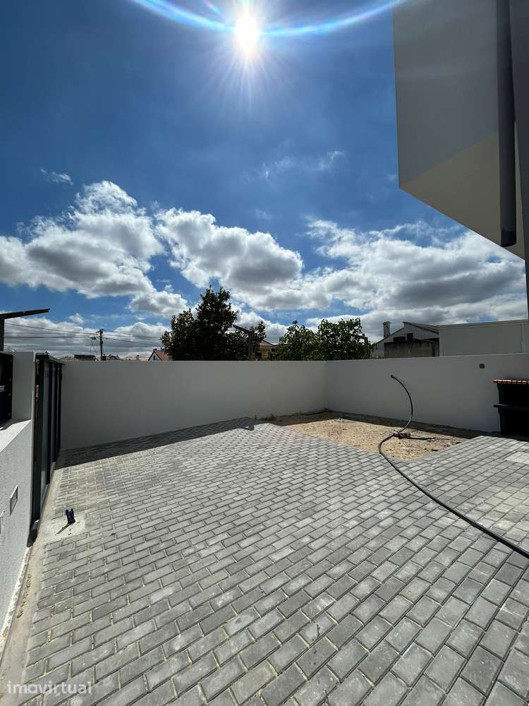 Moradia T4 em Fernão Ferro - Grande imagem: 4/25