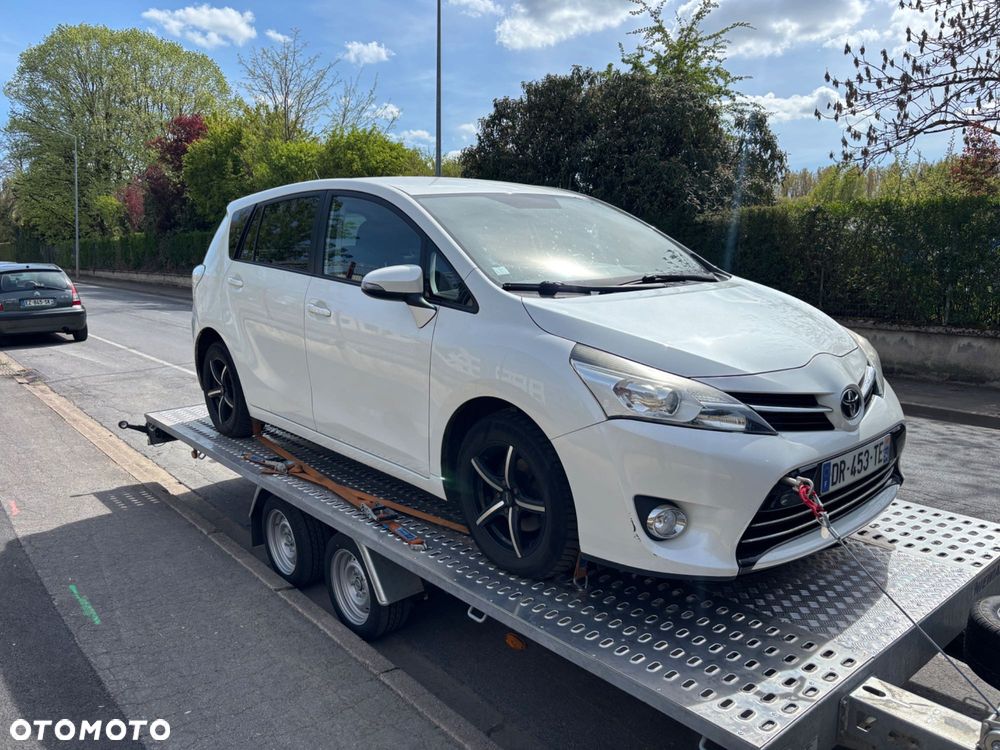 Toyota Verso - 3