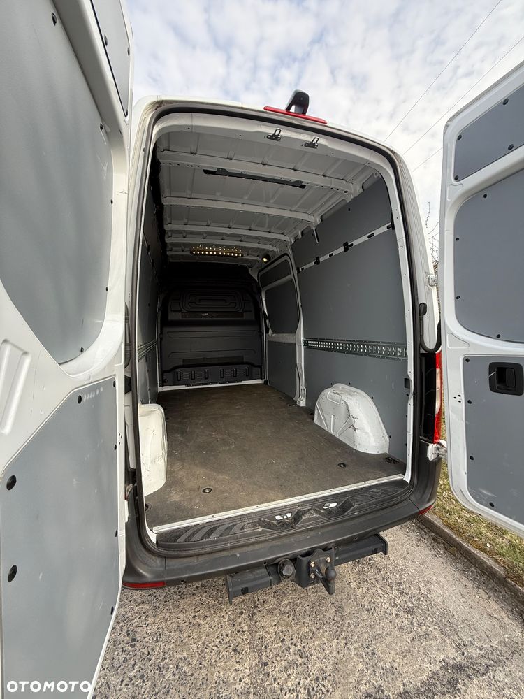 Mercedes-Benz SPRINTER - 11