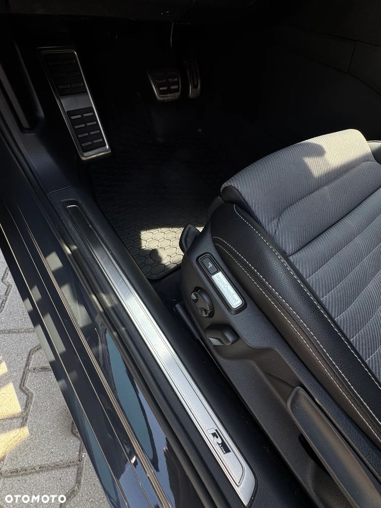 Volkswagen Passat - 4