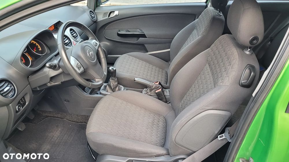 Opel Corsa 1.4 16V Active - 12