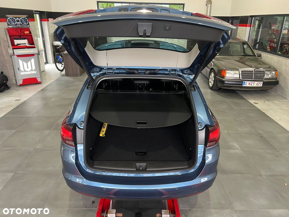 Opel Astra 1.4 T Enjoy S&S - 21