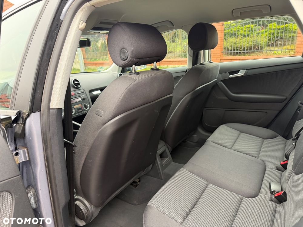 Audi A3 Sportback 1.6 FSI Ambiente - 16