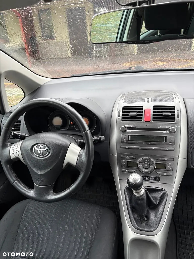 Toyota Auris - 13