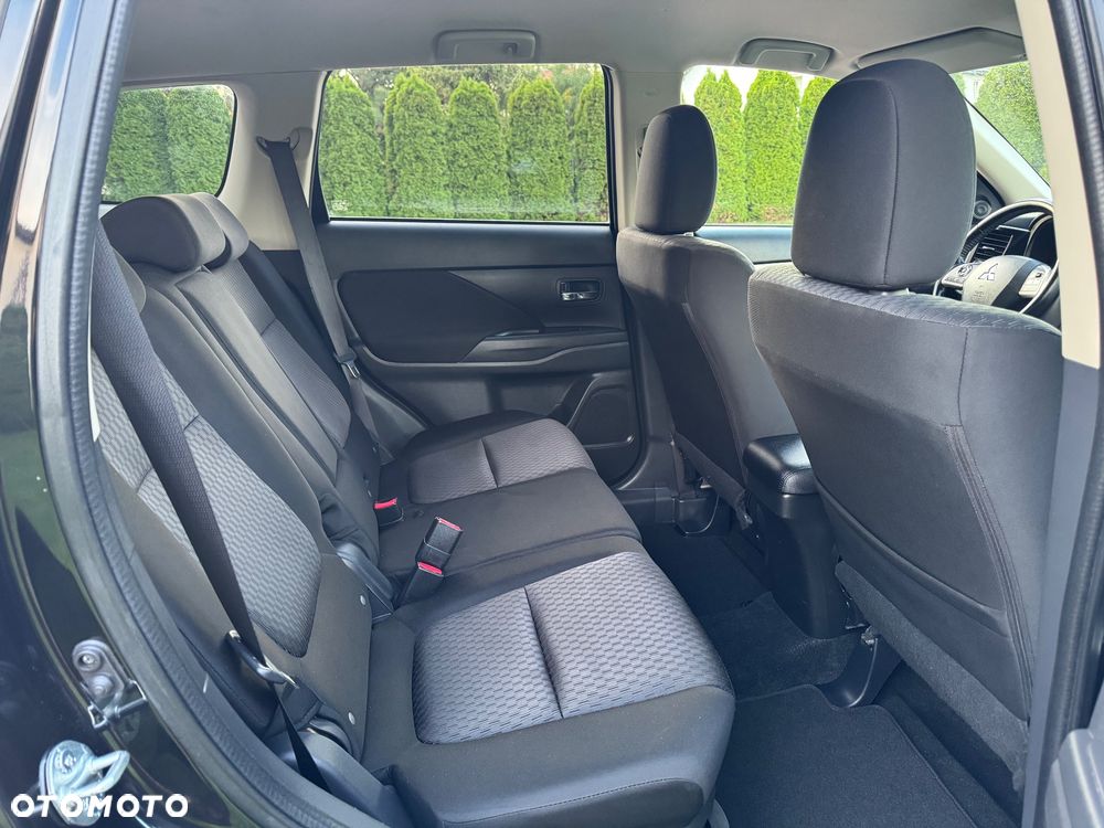 Mitsubishi Outlander 2.0 Intense 2WD - 18