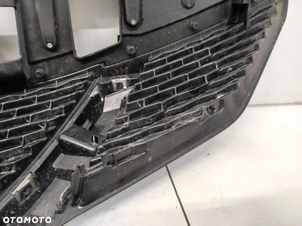 GRILL ATRAPA ZDERZAKA PRZÓD NISSAN QASHQAI J11 - 15