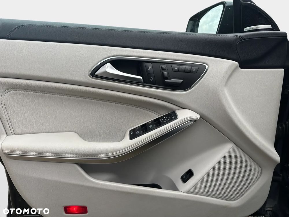 Mercedes-Benz CLA 220 d 7G-DCT AMG Line - 12