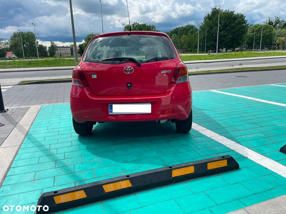 Toyota Yaris 1.0 Terra - 8