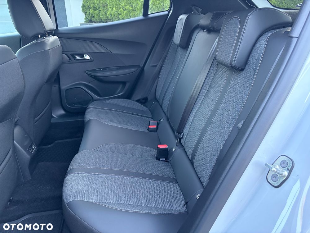 Peugeot 2008 1.2 PureTech Active S&S EAT8 - 19