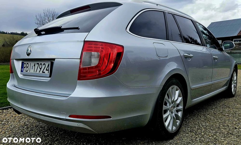 Skoda Superb 2.0 TDI 4x4 Platinum - 8