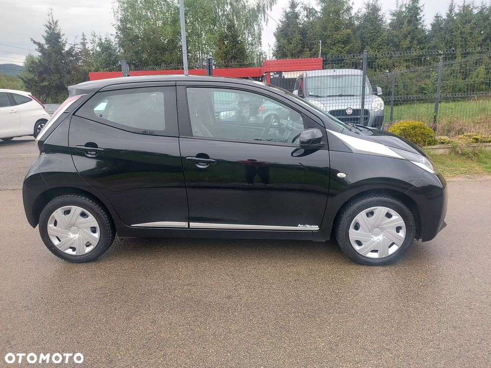 Toyota Aygo x-play Edition-S - 11