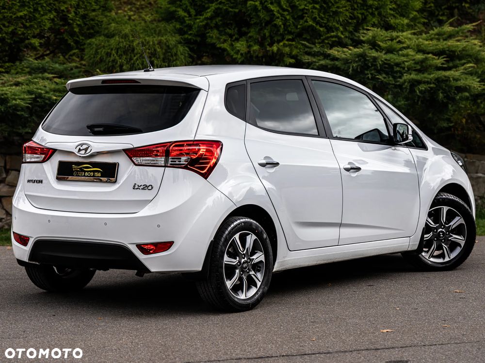 Hyundai ix20 1.4 Premium - 21