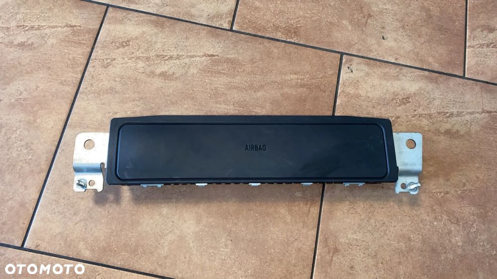 PODUSZKA KOLANOWA KIEROWCY LEWA BMW F30 F32 KU922865213 - 1