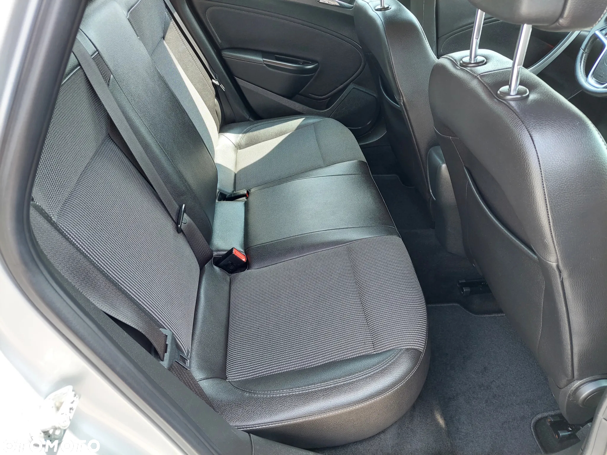 Opel Astra 1.4 Turbo Exklusiv - 32