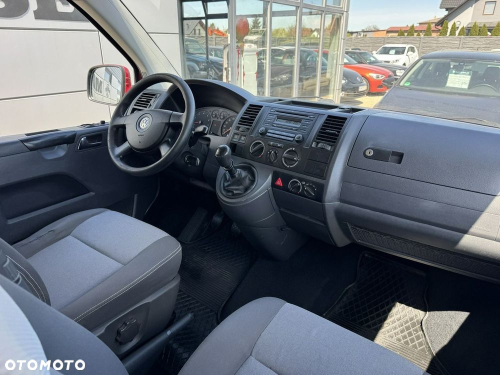 Volkswagen Multivan - 13