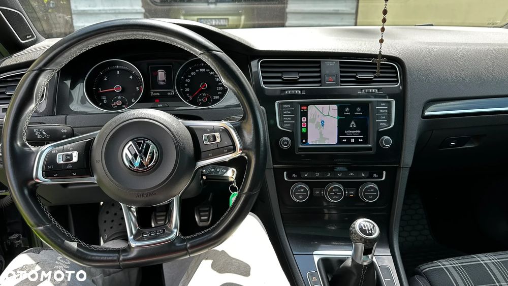 Volkswagen Golf - 18