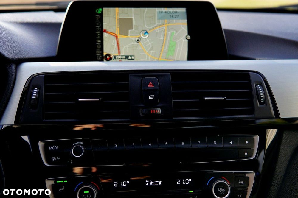 BMW Seria 3 318i Sport Line - 20