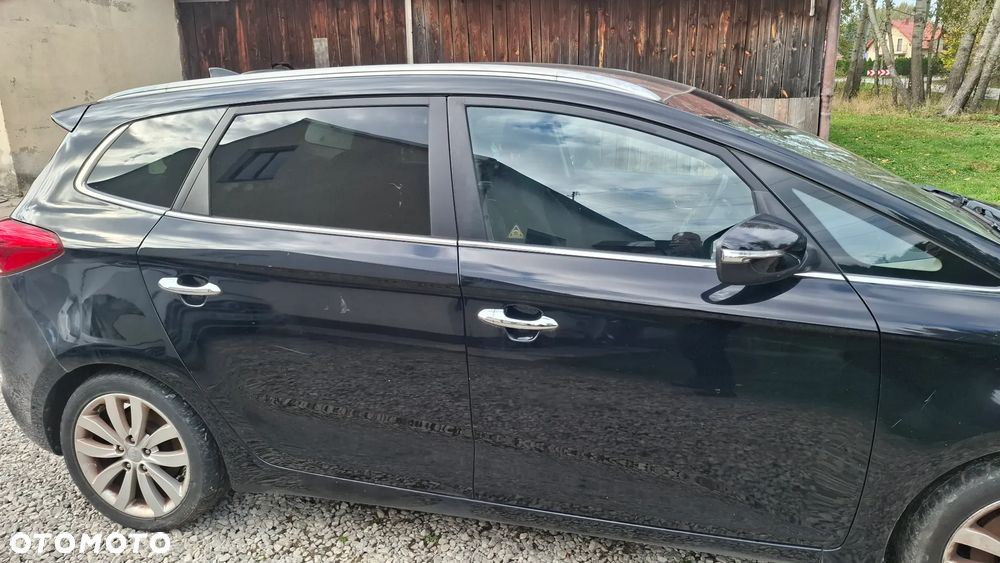 Kia Carens 2015 photo 3