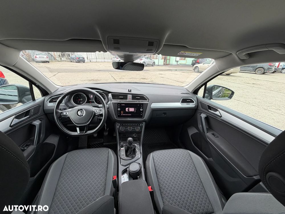 Volkswagen Tiguan 1.5 TSI ACT Comfortline - 12