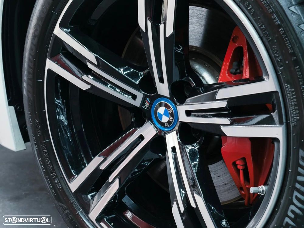 BMW 330 e Pack Desportivo M Pro Auto - 8