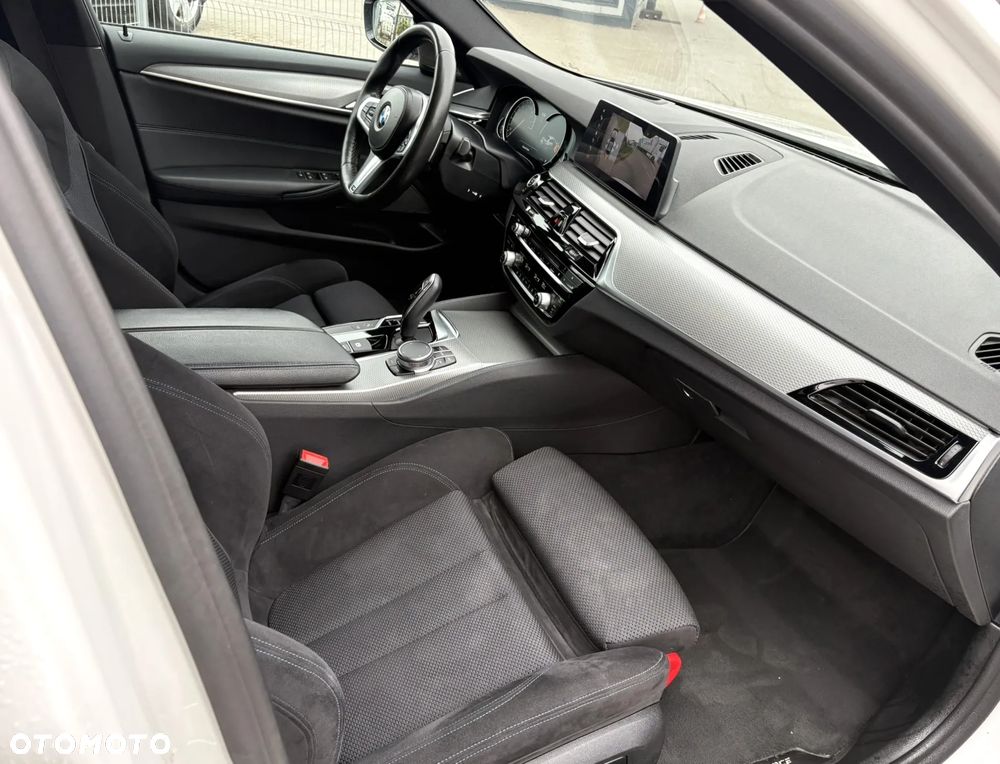BMW Seria 5 530d xDrive M Sport sport - 30