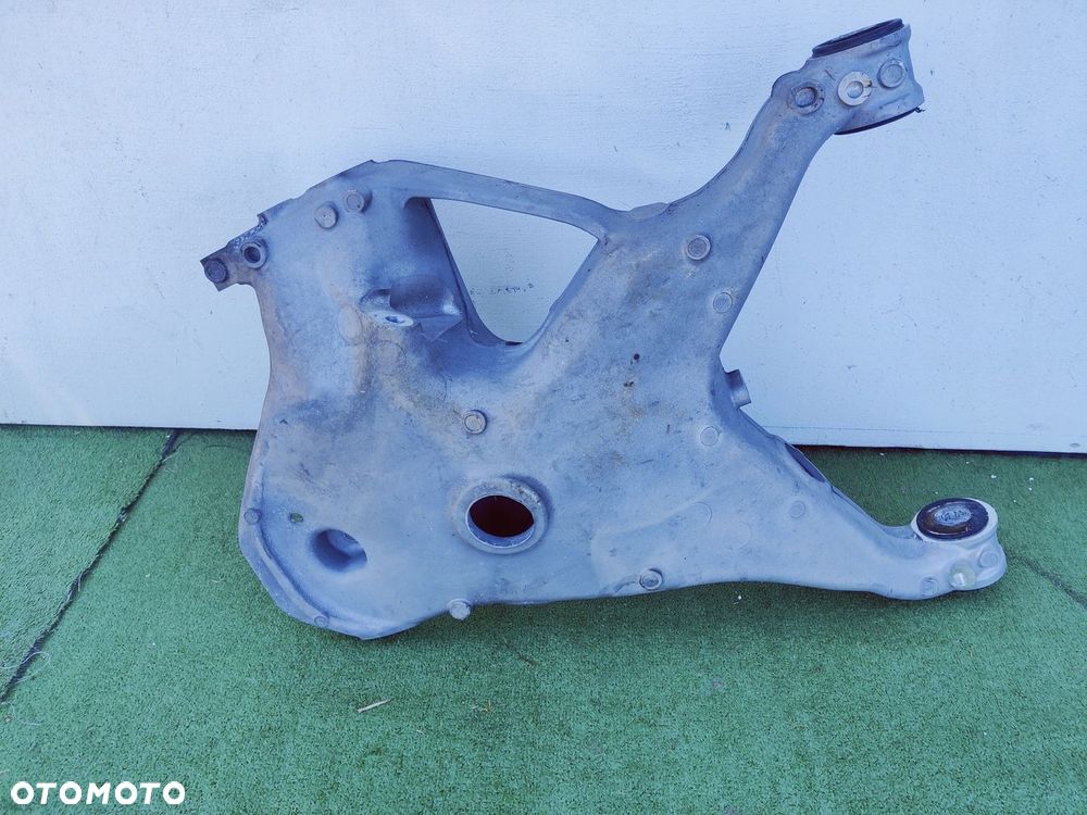 Wahacz prawy tył VW Multivan T7 - 2