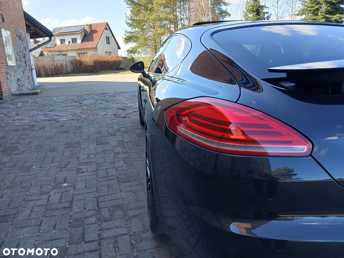Porsche Panamera - 25