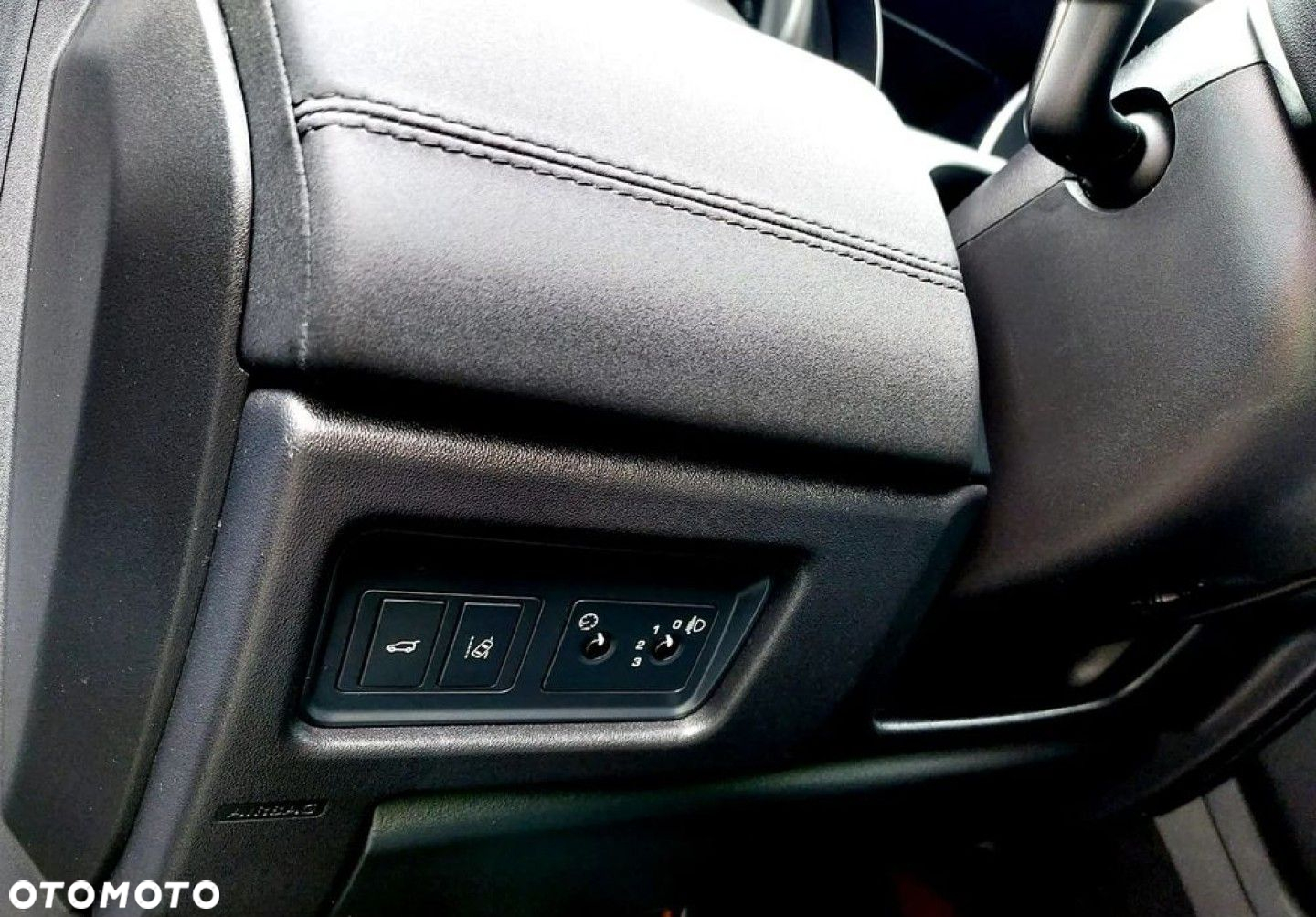 Land Rover Discovery Sport - 12
