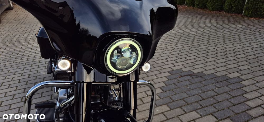 Harley-Davidson FLH Electra Glide - 18