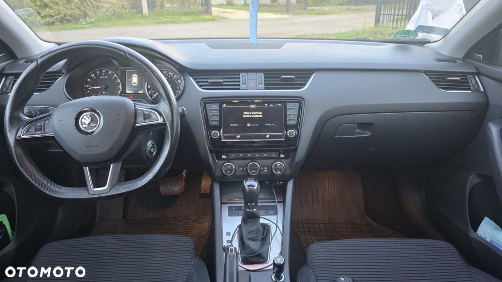 Skoda Octavia 1.6 TDI Style DSG - 6