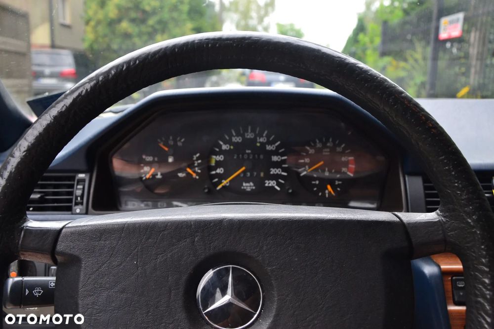 Mercedes-Benz W124 (1984-1993) - 13