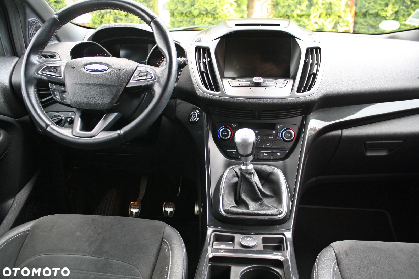Ford Kuga 2.0 TDCi 2x4 ST-Line - 38