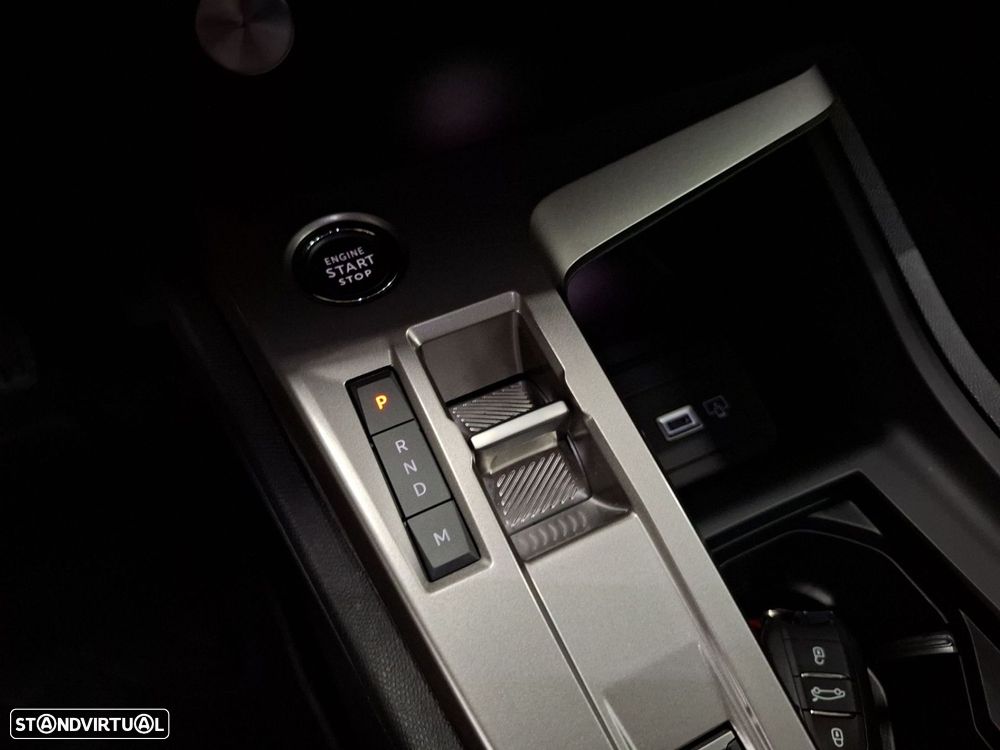 Peugeot 308 1.2 Hybrid Allure e-DCS6 - 17