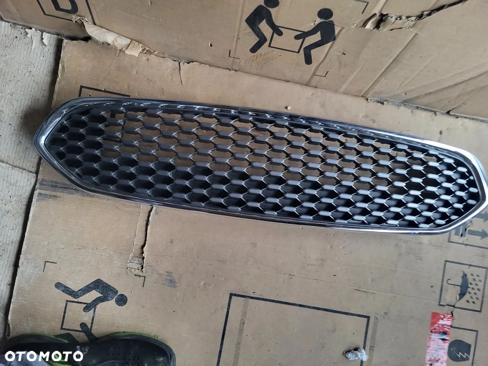 Grill Atrapa FORD KA +LIFT  J7BB-7081-D - 2