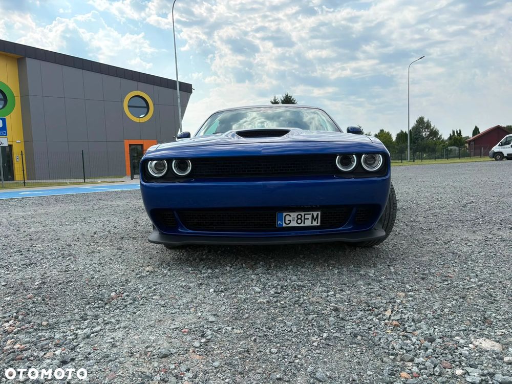 Dodge Challenger - 11