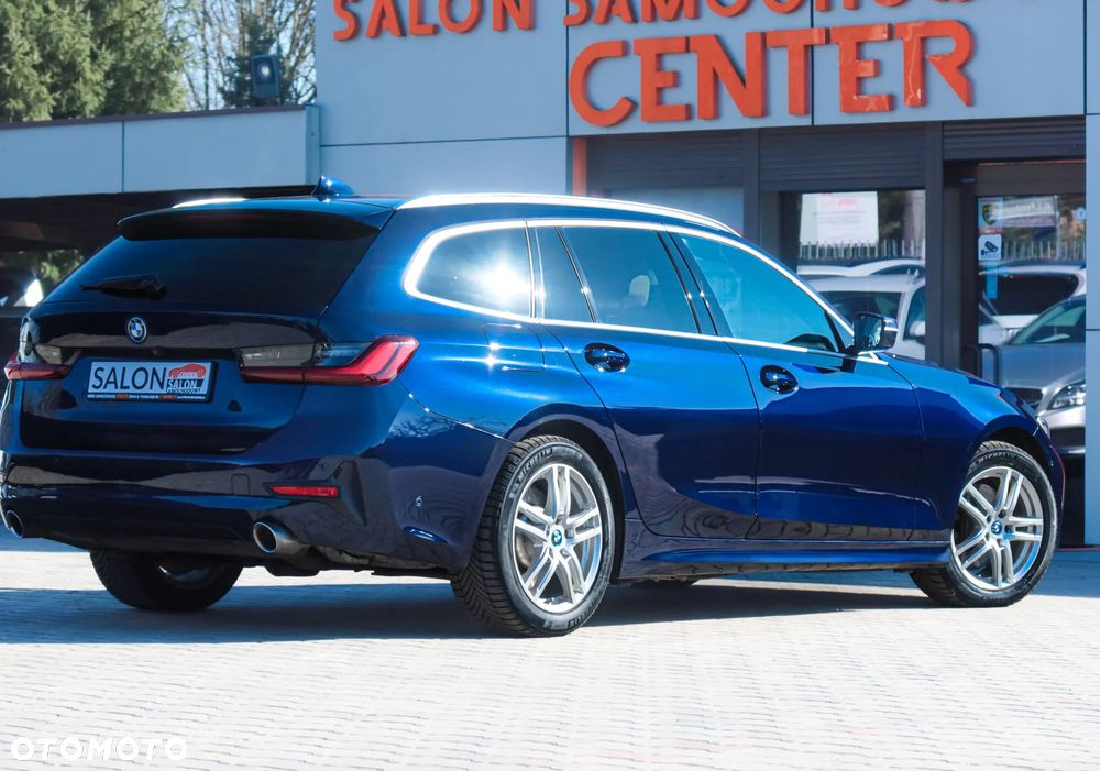 BMW Seria 3 320e Sport Line - 32