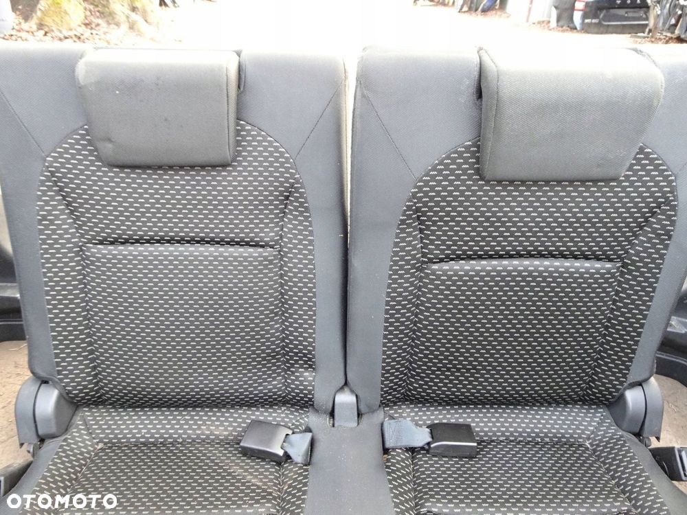 fotele trzeciego rzędu plastiki nissan qashqai j10 +2 06-13 r. - 7
