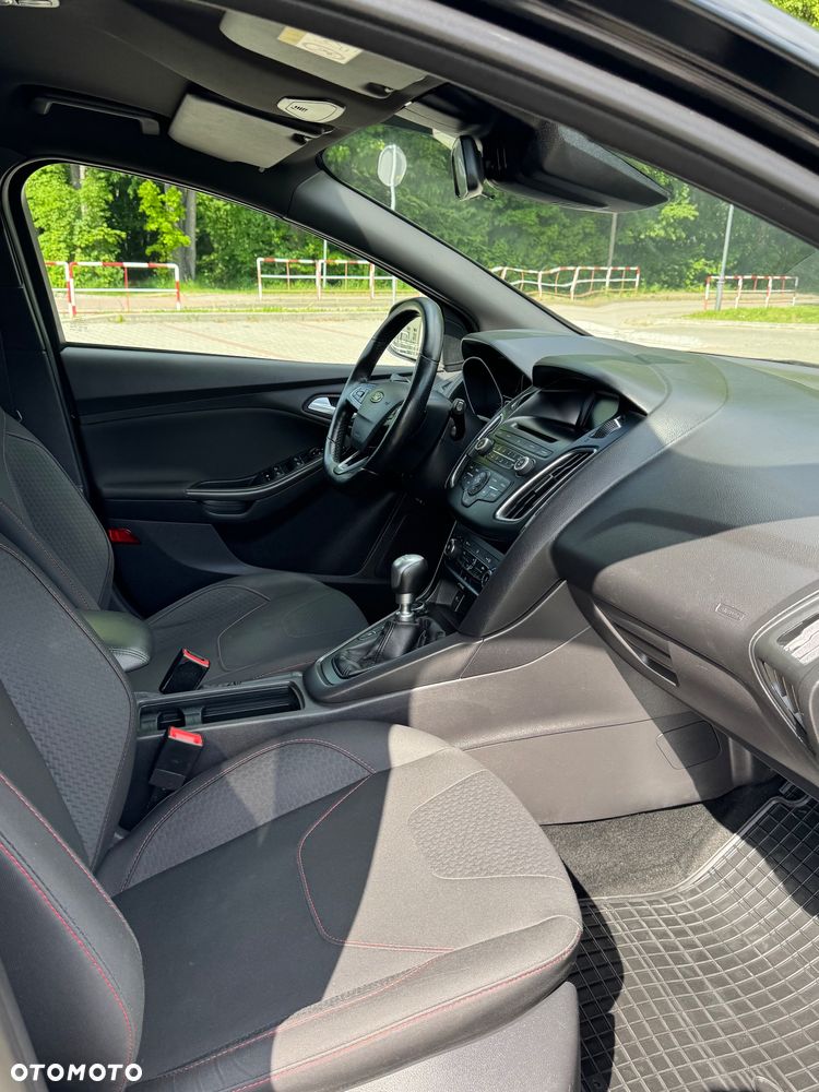 Ford Focus 1.0 EcoBoost Start-Stopp-System ST-LINE DESIGN - 12