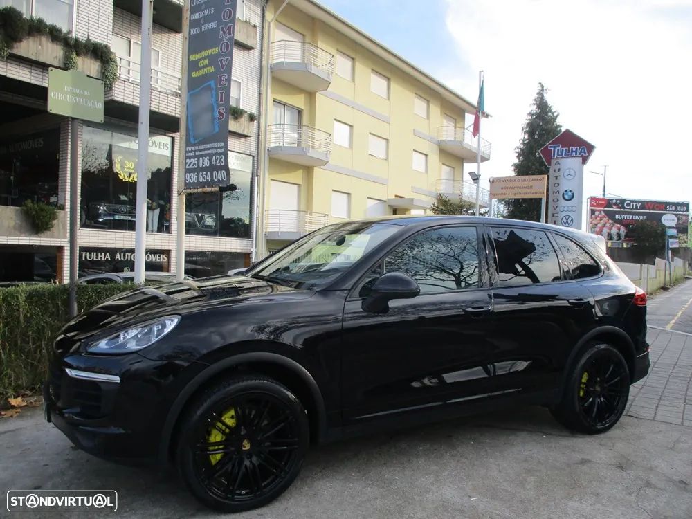 Porsche Cayenne S - 1